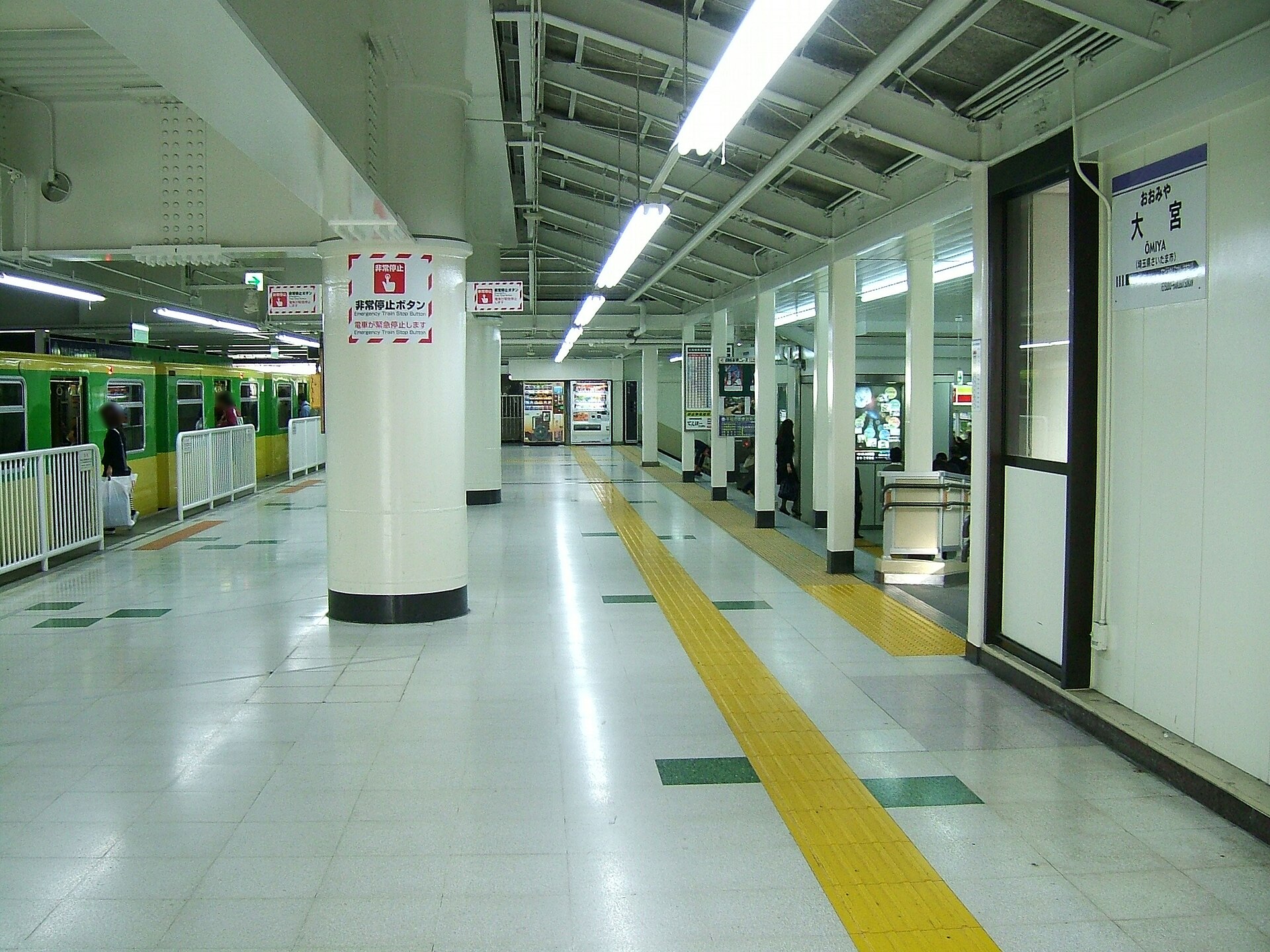 大宮駅のニューシャトルのホーム