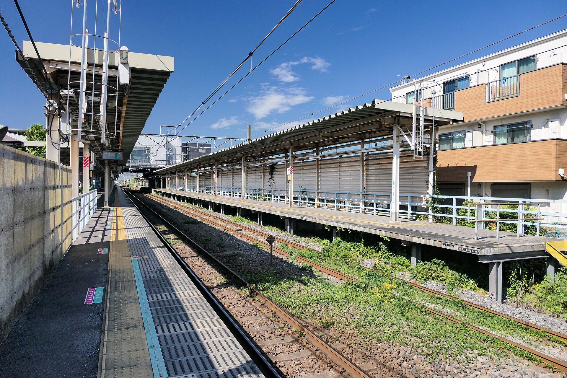 日進駅のホーム